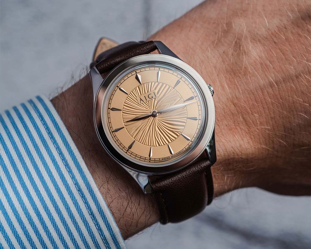 Elegante og tidløse dame- og herreklokker, med et skandinavisk minimalistisk særpreg.